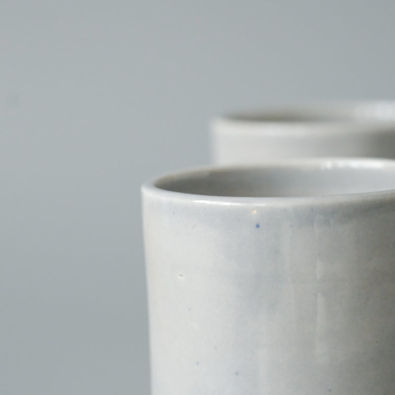 秀野真希｜マグカップ　小　グレー